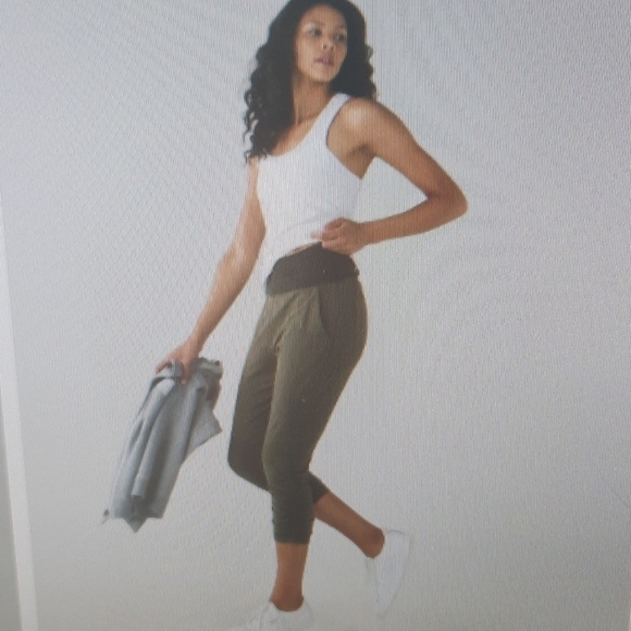 Lululemon 2 Sunset Salutation Crop Fatigue green - Picture 3 of 14